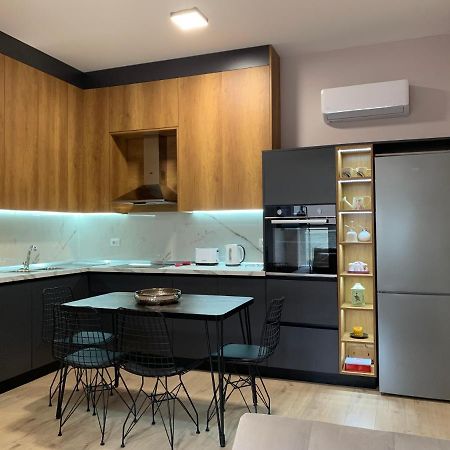 Lovely 1-Bedroom Condo In Tirana Wifi-Netflix-Ac Exteriör bild
