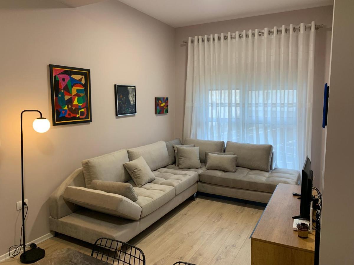 Lovely 1-Bedroom Condo In Tirana Wifi-Netflix-Ac Exteriör bild