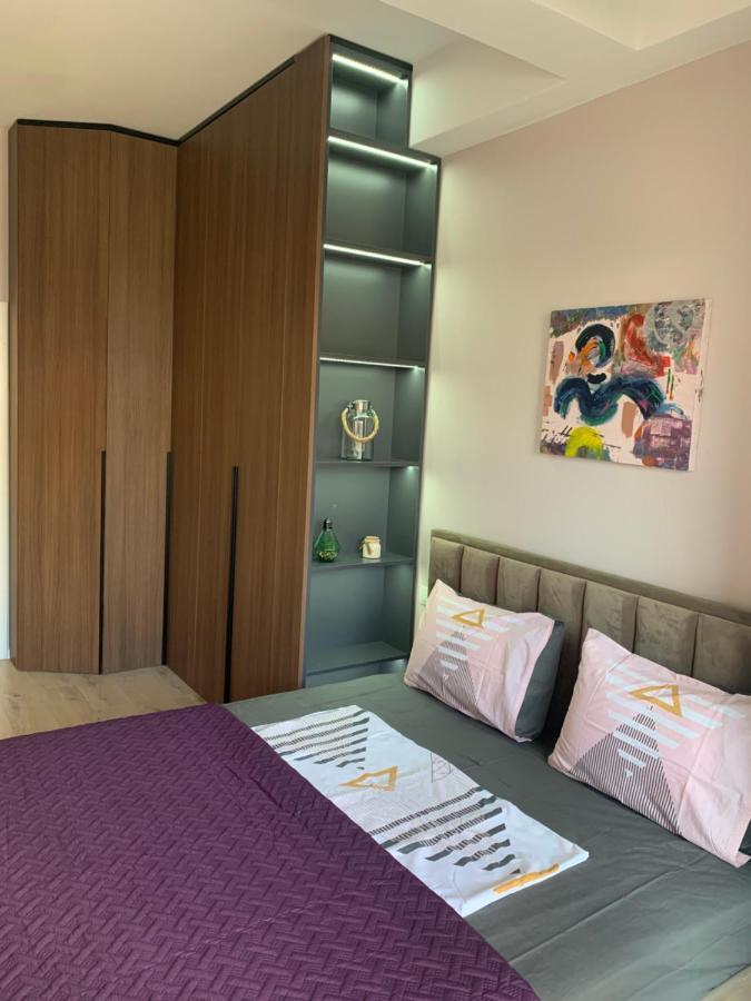 Lovely 1-Bedroom Condo In Tirana Wifi-Netflix-Ac Exteriör bild