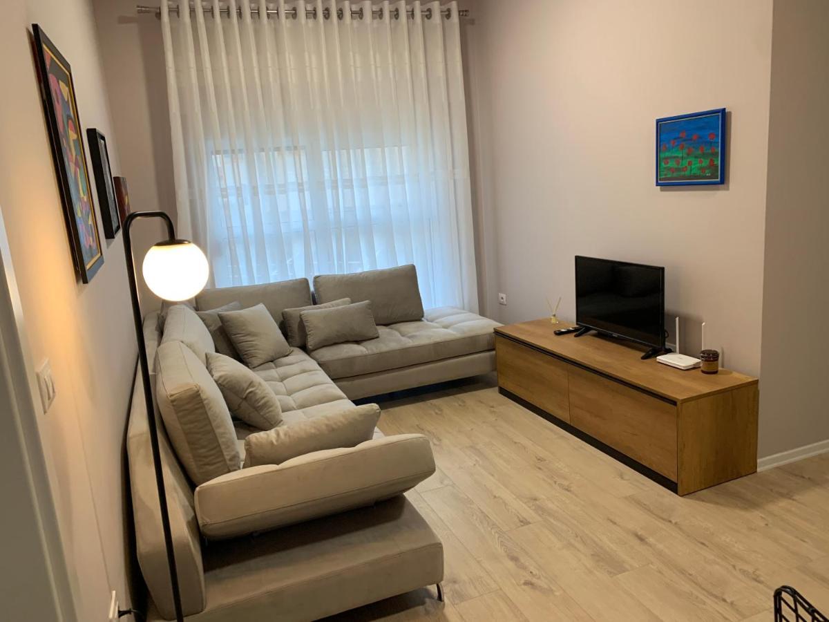 Lovely 1-Bedroom Condo In Tirana Wifi-Netflix-Ac Exteriör bild