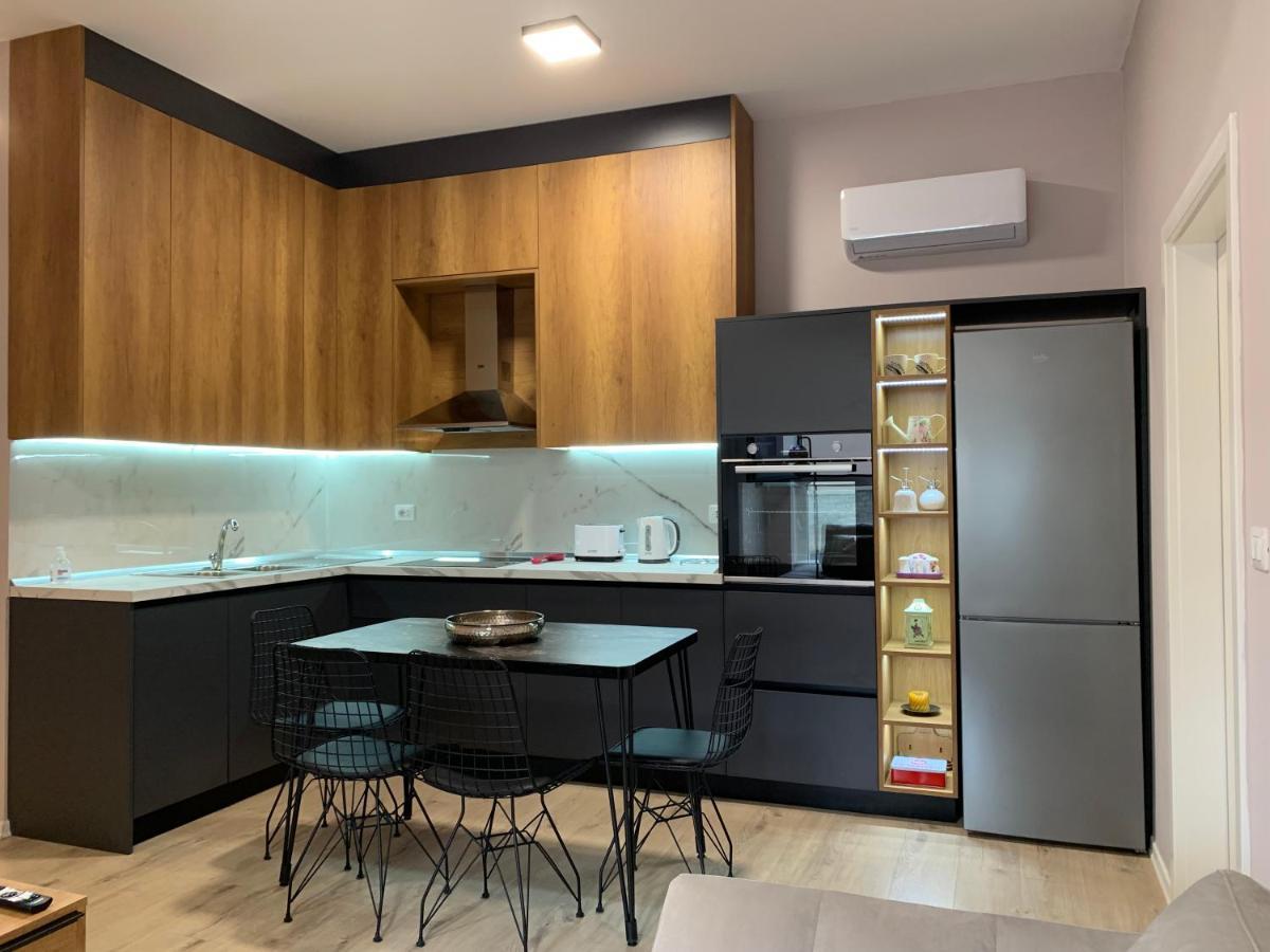 Lovely 1-Bedroom Condo In Tirana Wifi-Netflix-Ac Exteriör bild
