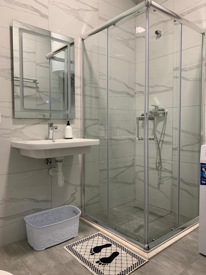 Lovely 1-Bedroom Condo In Tirana Wifi-Netflix-Ac Exteriör bild